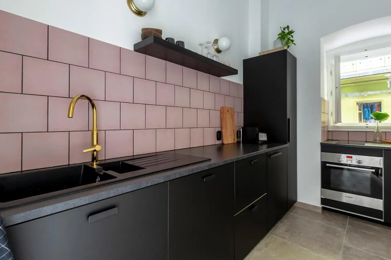 Freshly Refurbished, Stylish Home In The Center Of Budapest Apartment