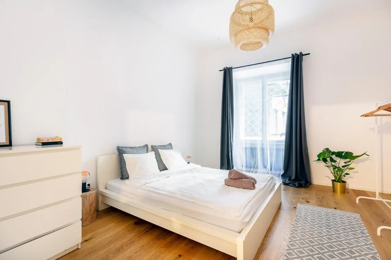 Apartment Freshly Refurbished, Stylish Home In The Center Of Budapest