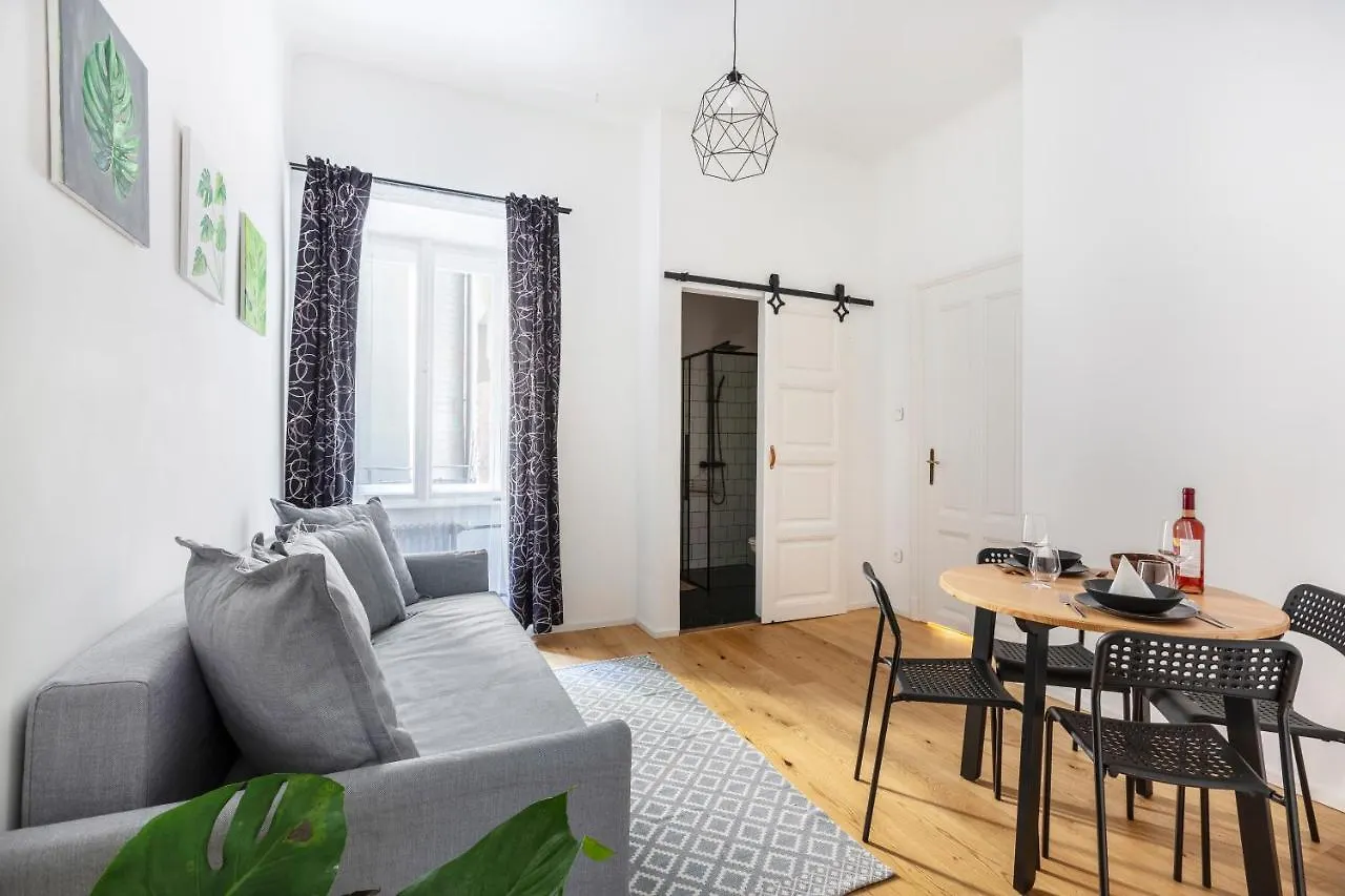 Freshly Refurbished, Stylish Home In The Center Of Budapešť